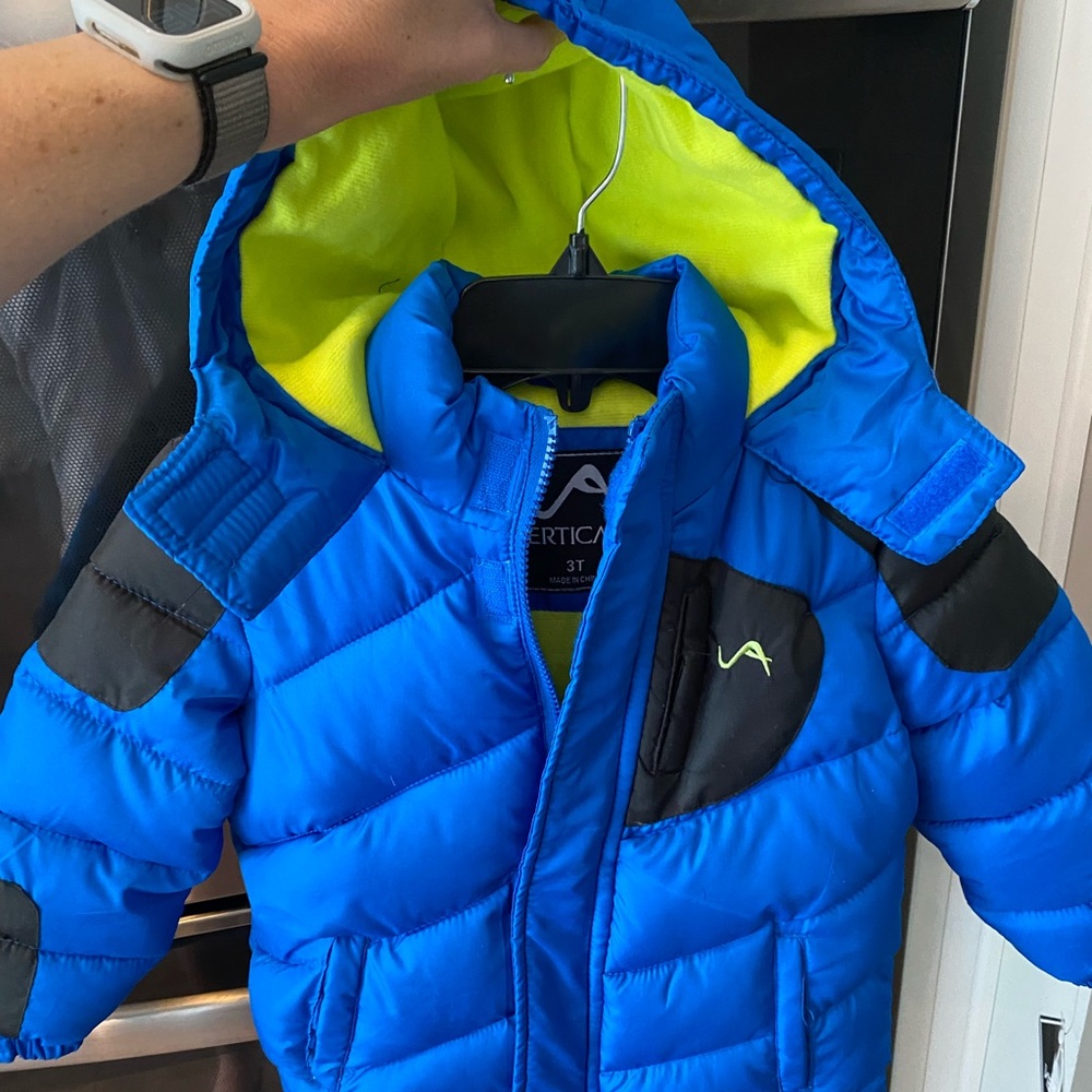 NWT Hooded puffer coat 3T - Picture 2 of 5